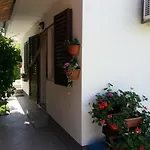 In Sabunike With Terrace, Air Conditioning, Wi-fi شقة