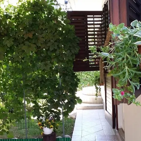 In Sabunike With Terrace, Air Conditioning, Wi-fi Apartment *