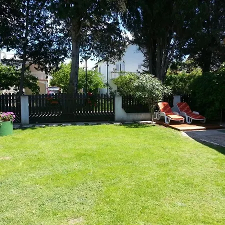 Lejlighed In Sabunike With Terrace, Air Conditioning, Wi-fi