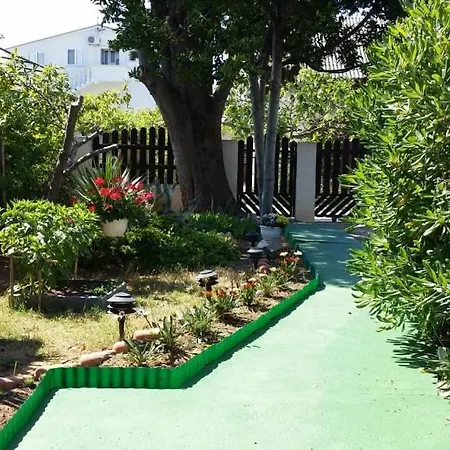 In Sabunike With Terrace, Air Conditioning, Wi-fi * Privlaka (Zadar)