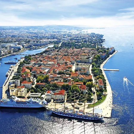 In Sabunike With Terrace, Air Conditioning, Wi-fi Apartment Privlaka (Zadar)