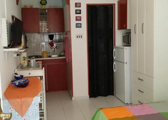 דירה In Sabunike With Terrace, Air Conditioning, Wi-fi *