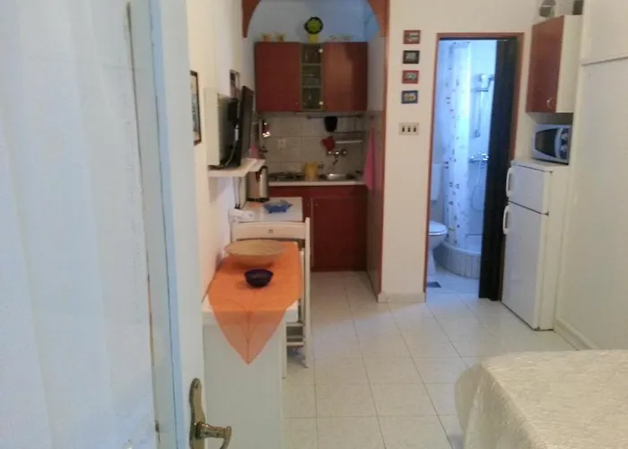 In Sabunike With Terrace, Air Conditioning, Wi-fi דירה