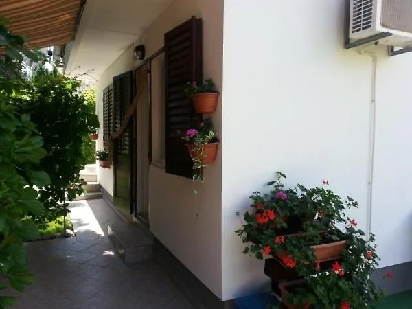 In Sabunike With Terrace, Air Conditioning, Wi-fi Апартаменты