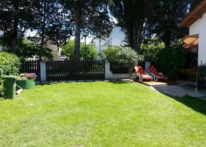 Apartment In Sabunike With Terrace, Air Conditioning, Wi-fi