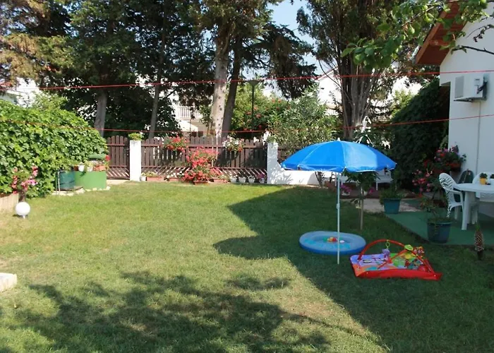 In Sabunike With Terrace, Air Conditioning, Wi-fi דירה