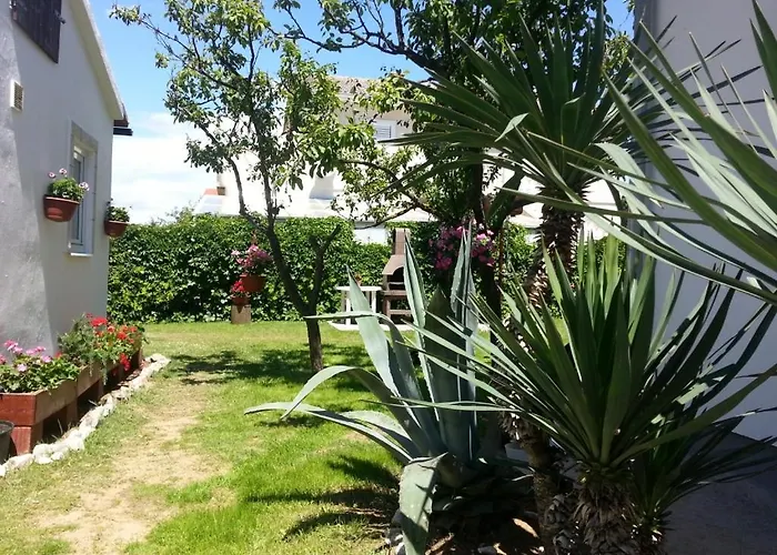 In Sabunike With Terrace, Air Conditioning, Wi-fi * Privlaka (Zadar)