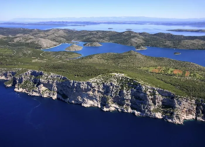 In Sabunike With Terrace, Air Conditioning, Wi-fi דירה *