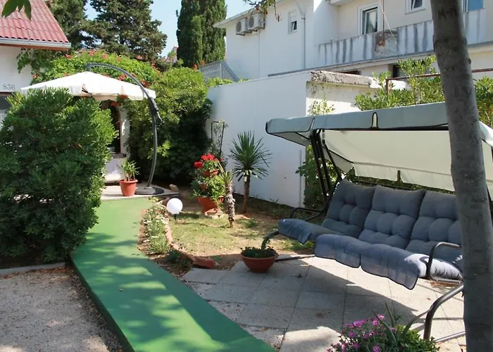 דירה In Sabunike With Terrace, Air Conditioning, Wi-fi