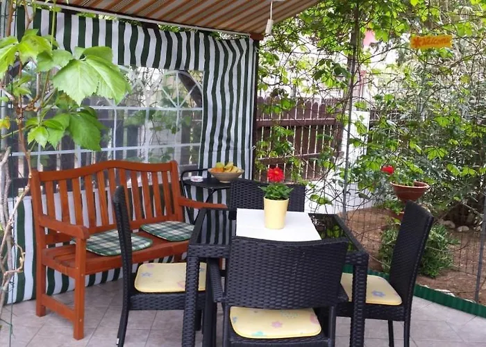 Апартаменты In Sabunike With Terrace, Air Conditioning, Wi-fi Привлака